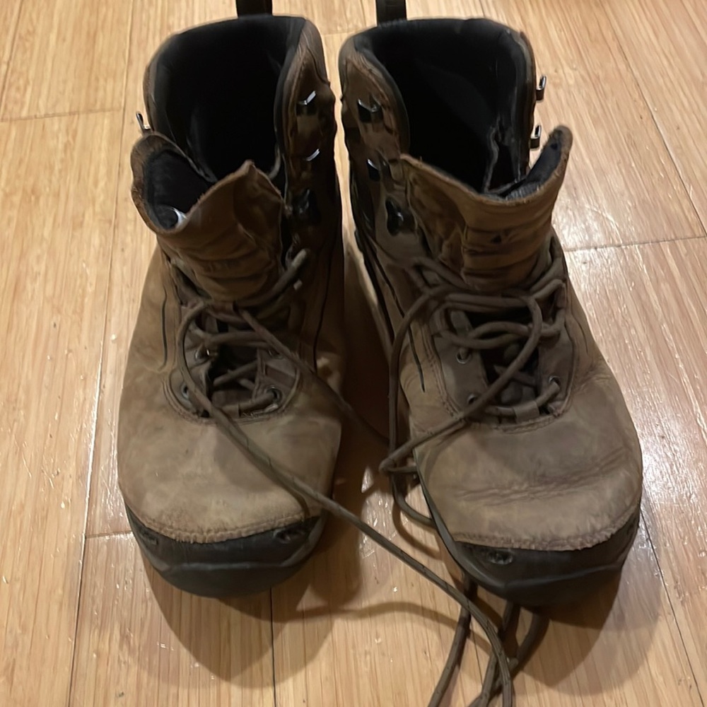 Vasque hiking shoes